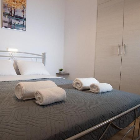 Salty Alley Seaside Apartment ريثيمنو المظهر الخارجي الصورة